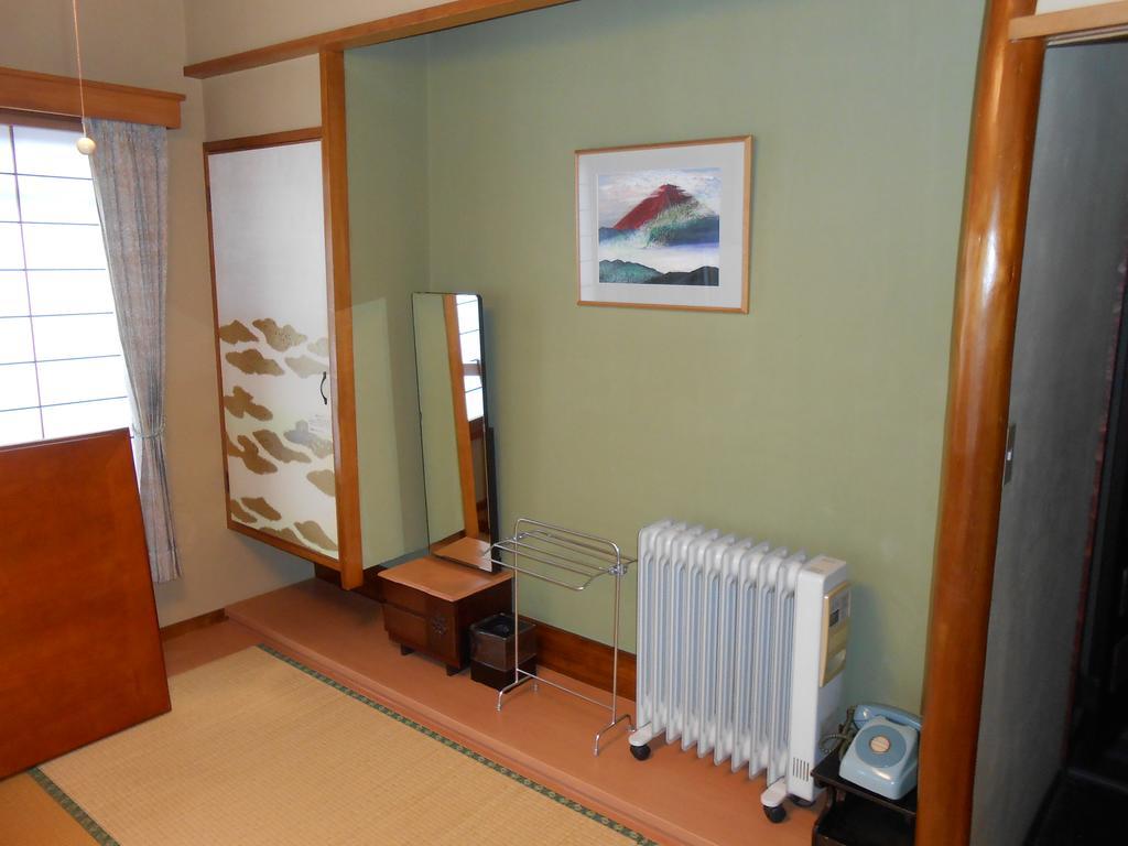 Minshuku Shigemura Hotel Atami  Buitenkant foto