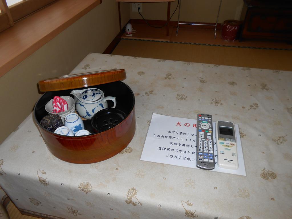 Minshuku Shigemura Hotel Atami  Buitenkant foto